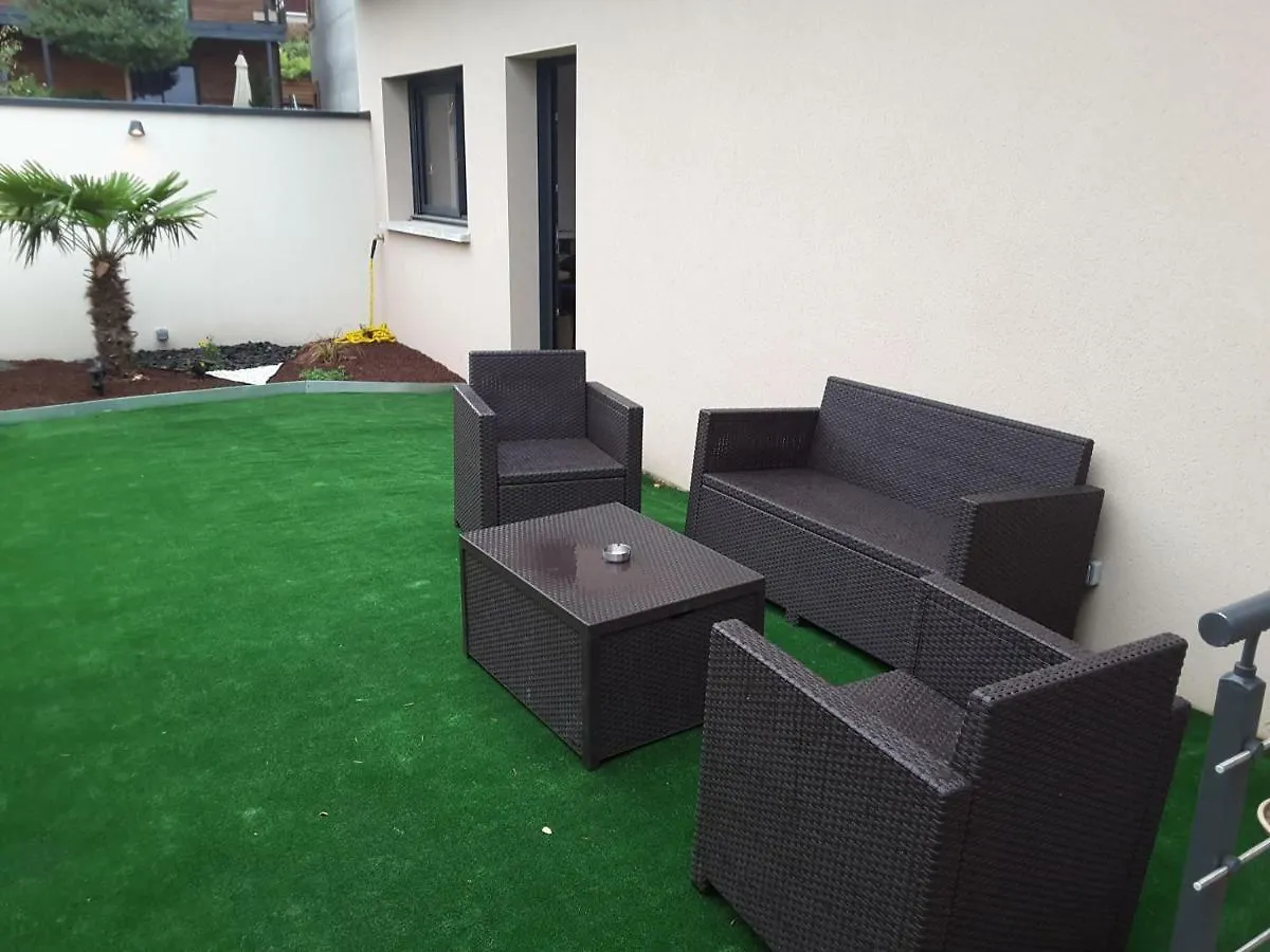 Villa'Vi Lyon Est Chambres D'Hotes Saint-Priest  Bed & Breakfast Saint-Priest (Rhone)